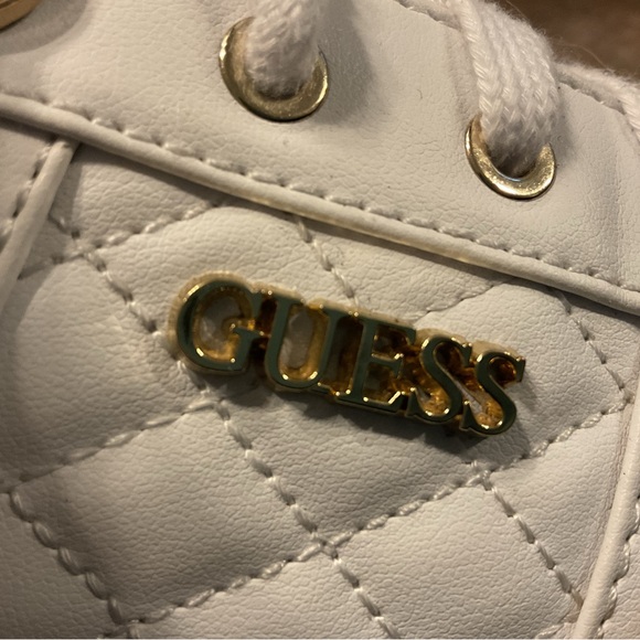 Women’s low top shoes guess shoes! - Picture 4 of 11